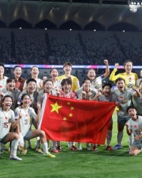 从饱受质疑到头名出线 女足1/4决赛战中国台北队